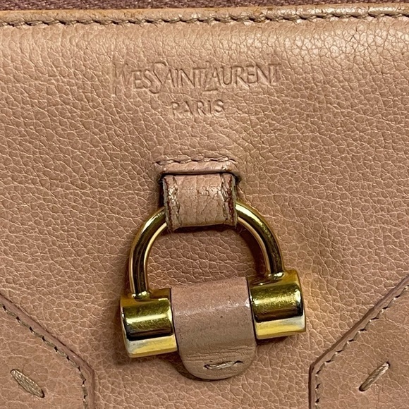YVES SAINT LAURENT muse leather zip wallet in tan - Picture 13 of 16